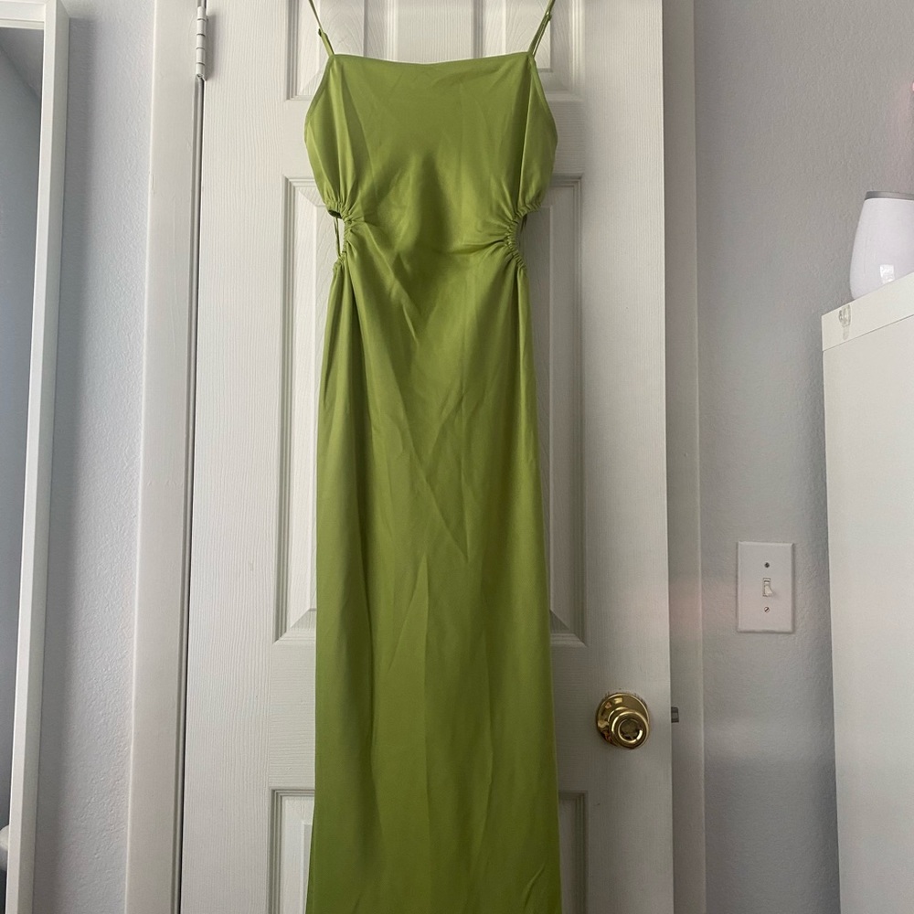 LEYDEN cut out dress in Avocado